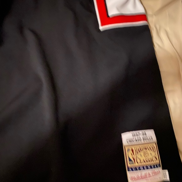 Mitchell and ness hardwood classic 97-98 - Picture 7 of 7